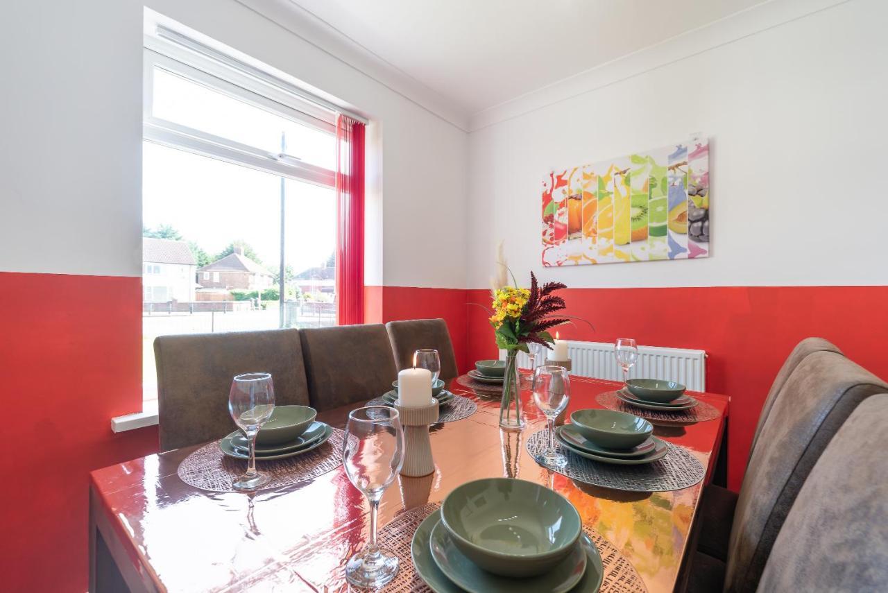 Aseda 4 Bedroom Private Parking, Game Zone -Pool Table, Garden Home Kingston upon Hull Exterior foto