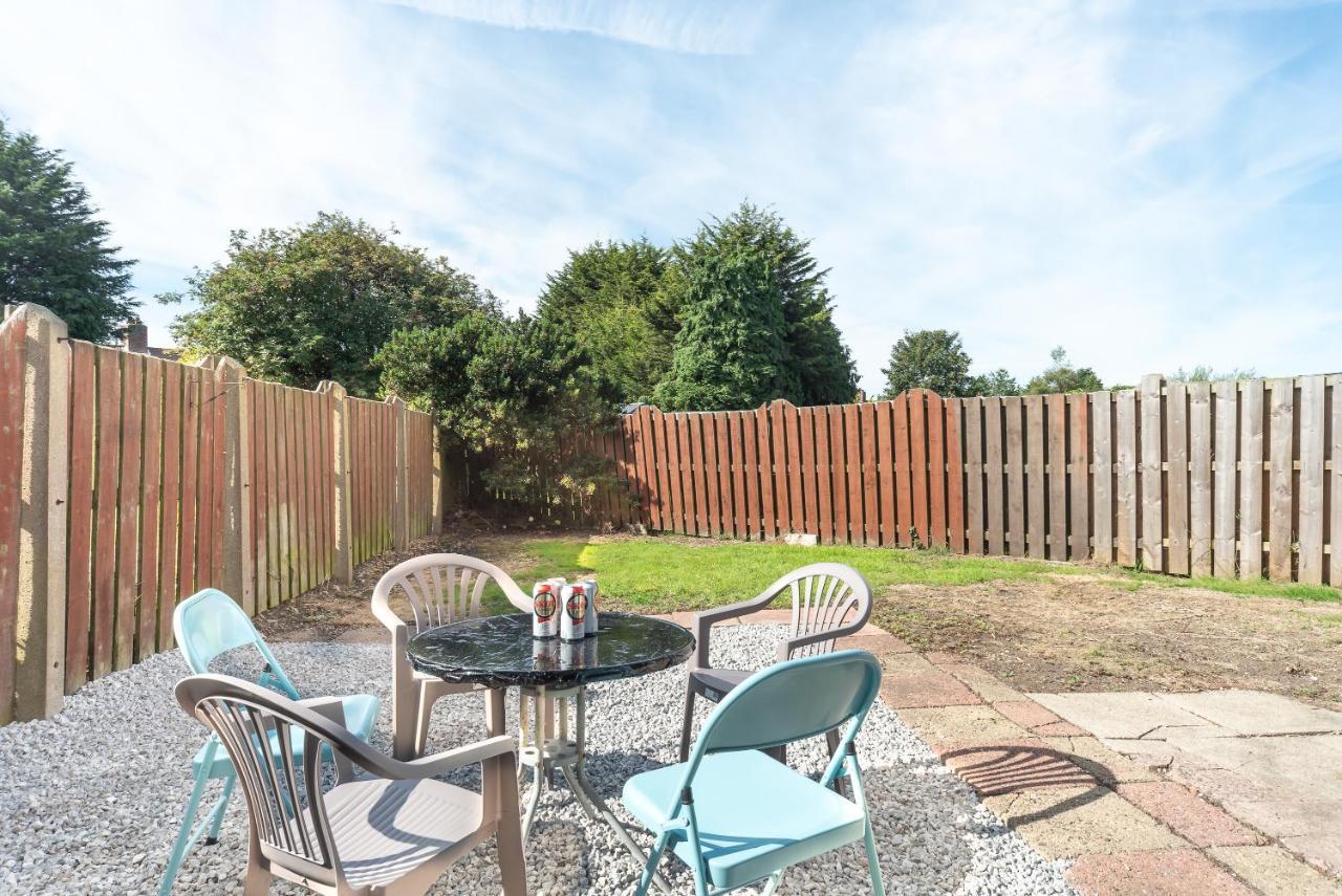 Aseda 4 Bedroom Private Parking, Game Zone -Pool Table, Garden Home Kingston upon Hull Exterior foto