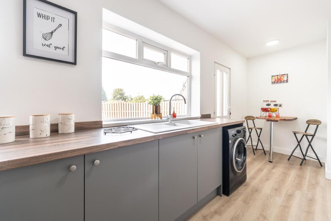 Aseda 4 Bedroom Private Parking, Game Zone -Pool Table, Garden Home Kingston upon Hull Exterior foto