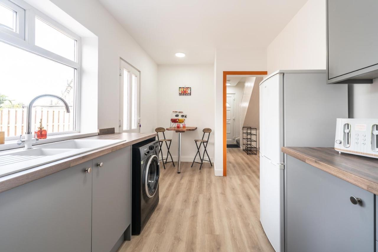 Aseda 4 Bedroom Private Parking, Game Zone -Pool Table, Garden Home Kingston upon Hull Exterior foto