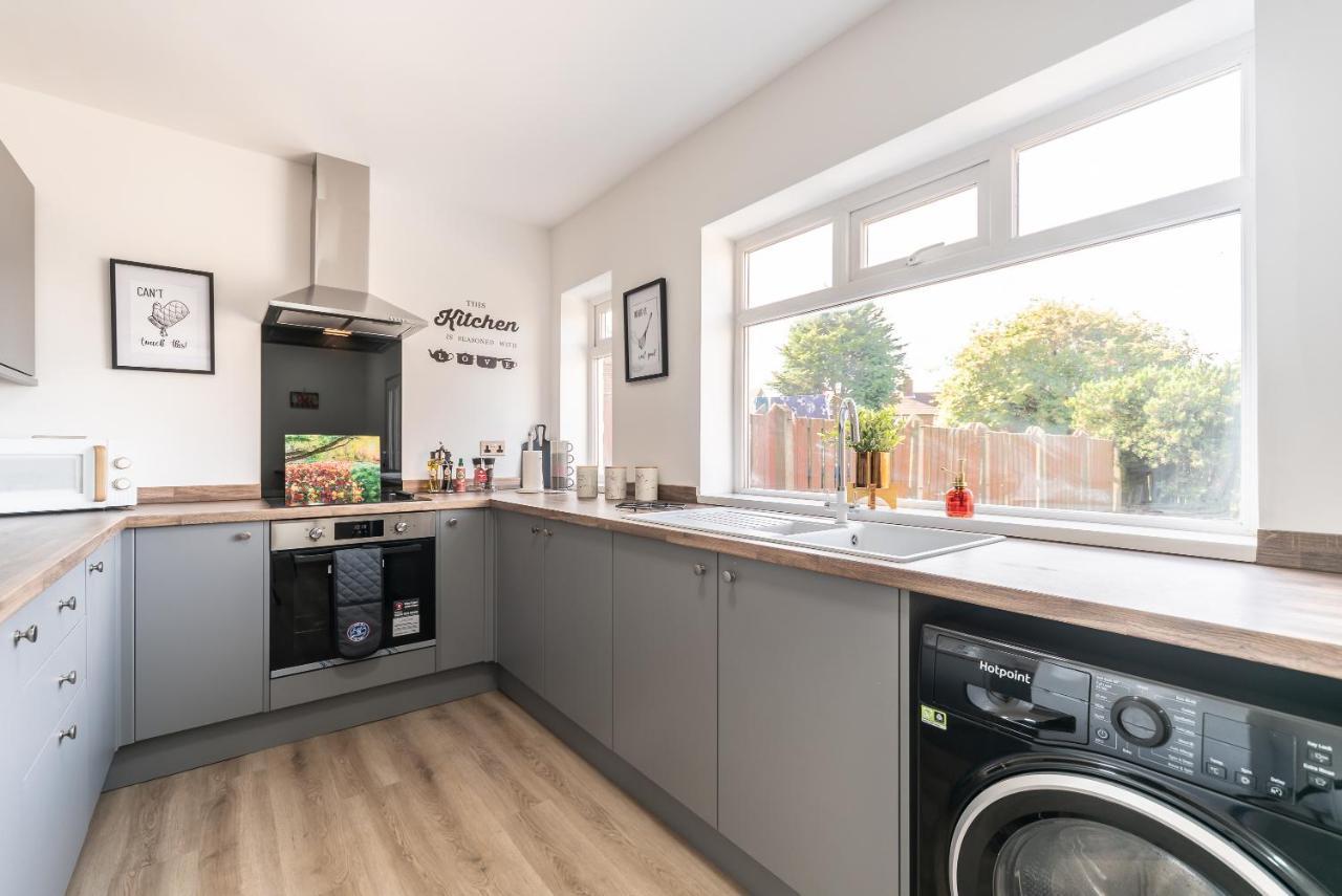 Aseda 4 Bedroom Private Parking, Game Zone -Pool Table, Garden Home Kingston upon Hull Exterior foto