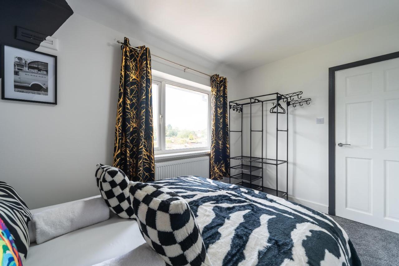 Aseda 4 Bedroom Private Parking, Game Zone -Pool Table, Garden Home Kingston upon Hull Exterior foto